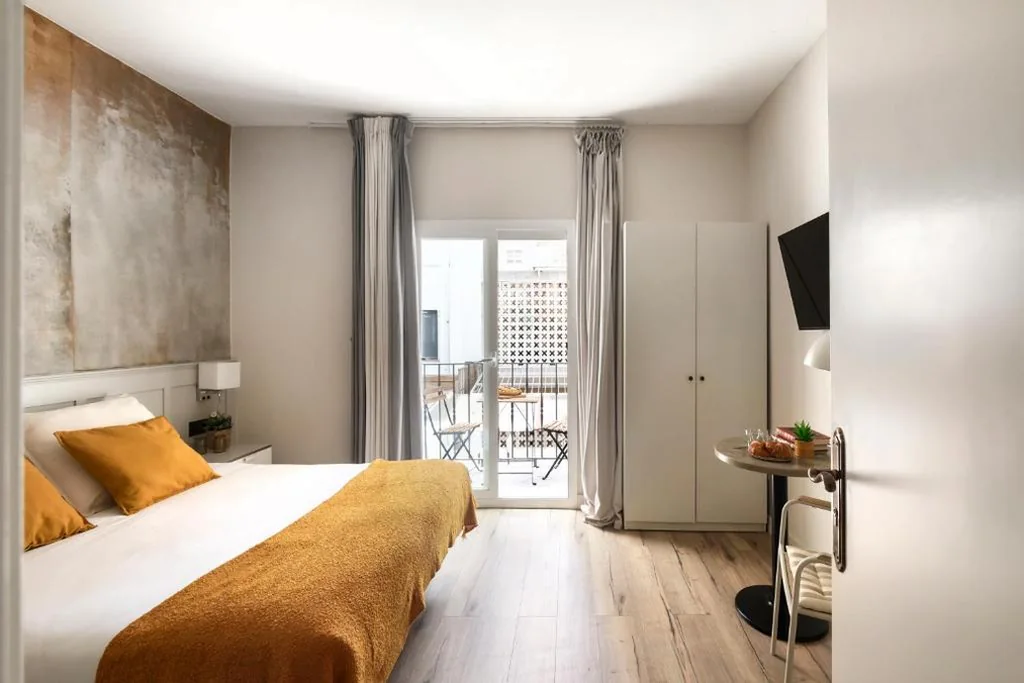 Habitación Doble Deluxe con balcón — Rainbow Sitges