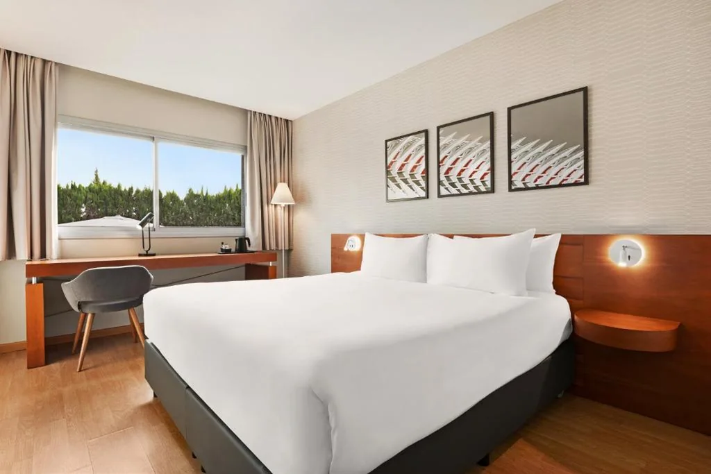 Quarto - 1 cama extragrande - Não fumadores — Ramada by Wyndham Valencia Almussafes
