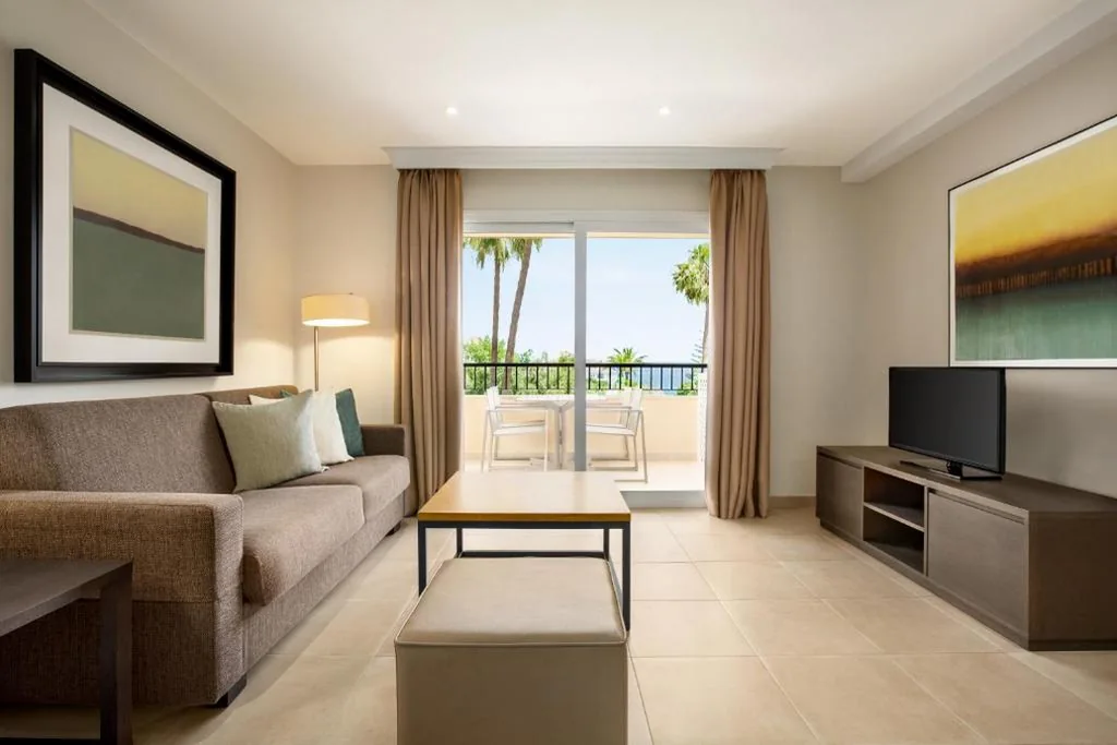 Apartamento Superior Plus de 1 dormitorio — Ramada Hotel & Suites by Wyndham Costa del Sol