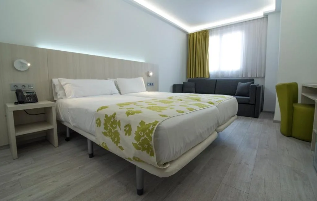 Suite Junior Cuádruple — Rambla Alicante