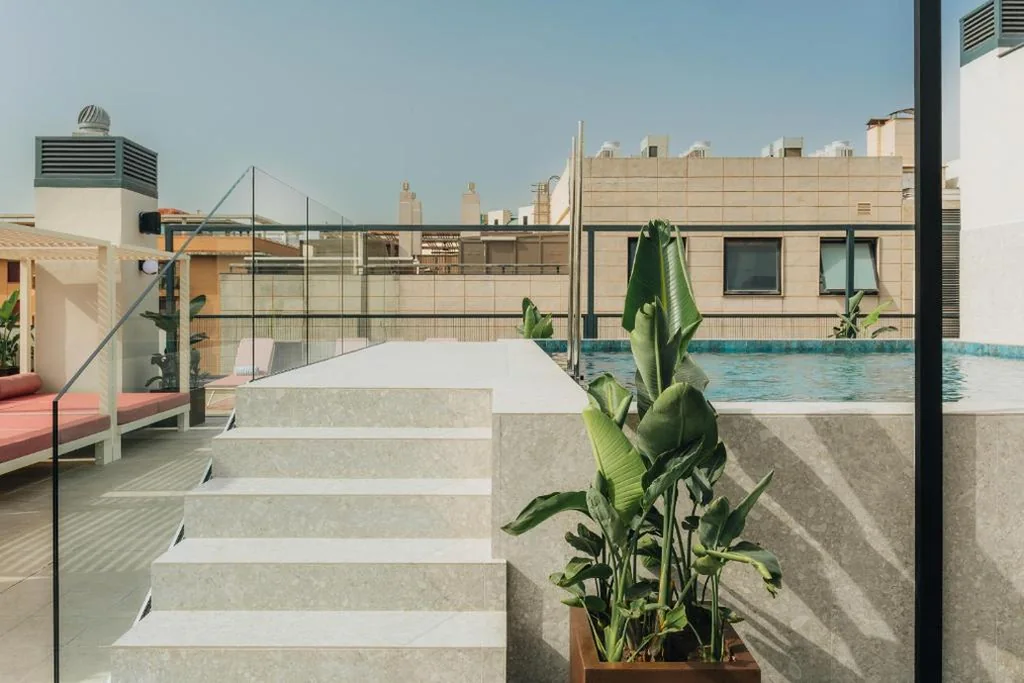 Ramirez Flats Valencia