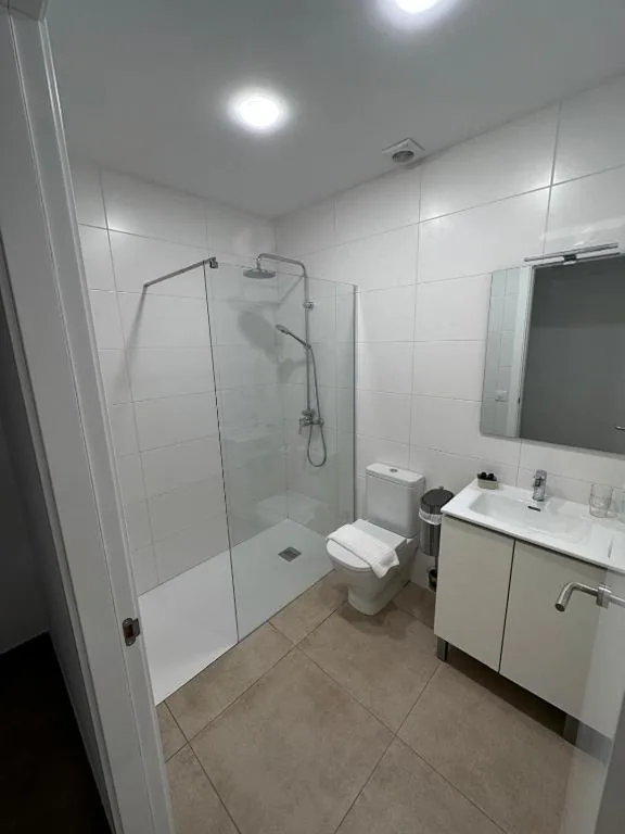 Habitación Doble Superior - 1 o 2 camas — RAQUEL'S - Habitacions i Apartaments turístics -