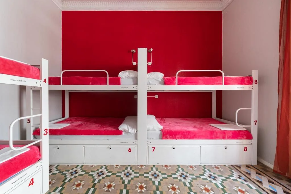 1 posto letto in dormitorio condiviso (12 adulti) — Red Nest Hostel