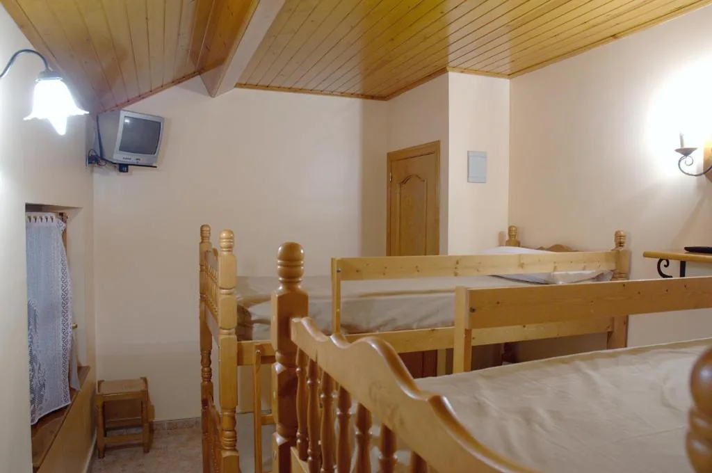 Habitación Cuádruple con baño — Refugio Lucien Briet