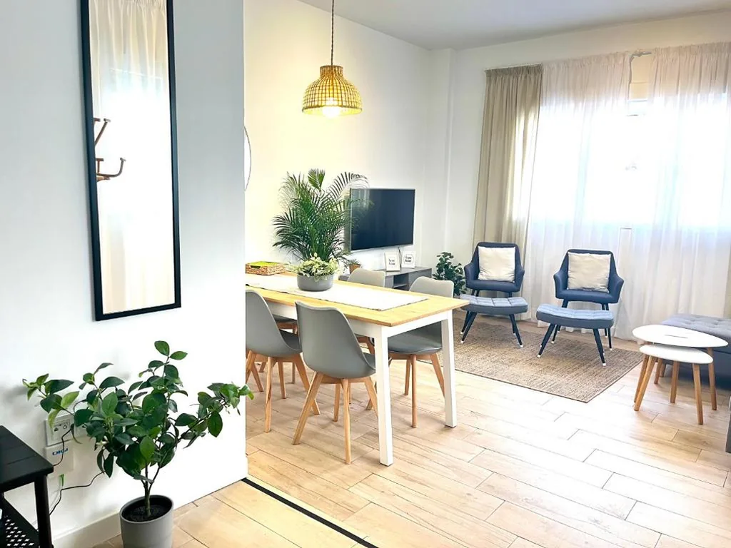 Casa de 3 dormitorios — Regimiento 2, center, new, quite, parking on request, RG