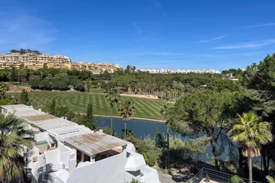 Relaxing Family Retreat with Stunning Golf Views — Foto 11