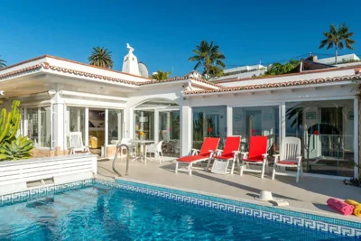 Relaxing villa Heated pool Luxurious views Massage — Foto 9