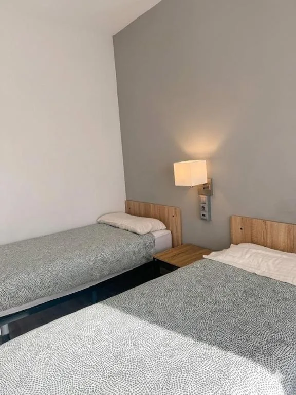 Habitación Triple Superior — Residencia Albergue Jaca