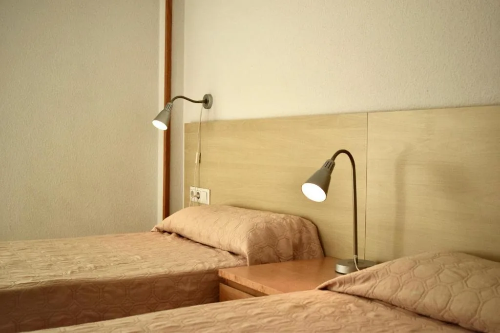 Double Room - 2 Beds — Residència Universitaria Pare Claret