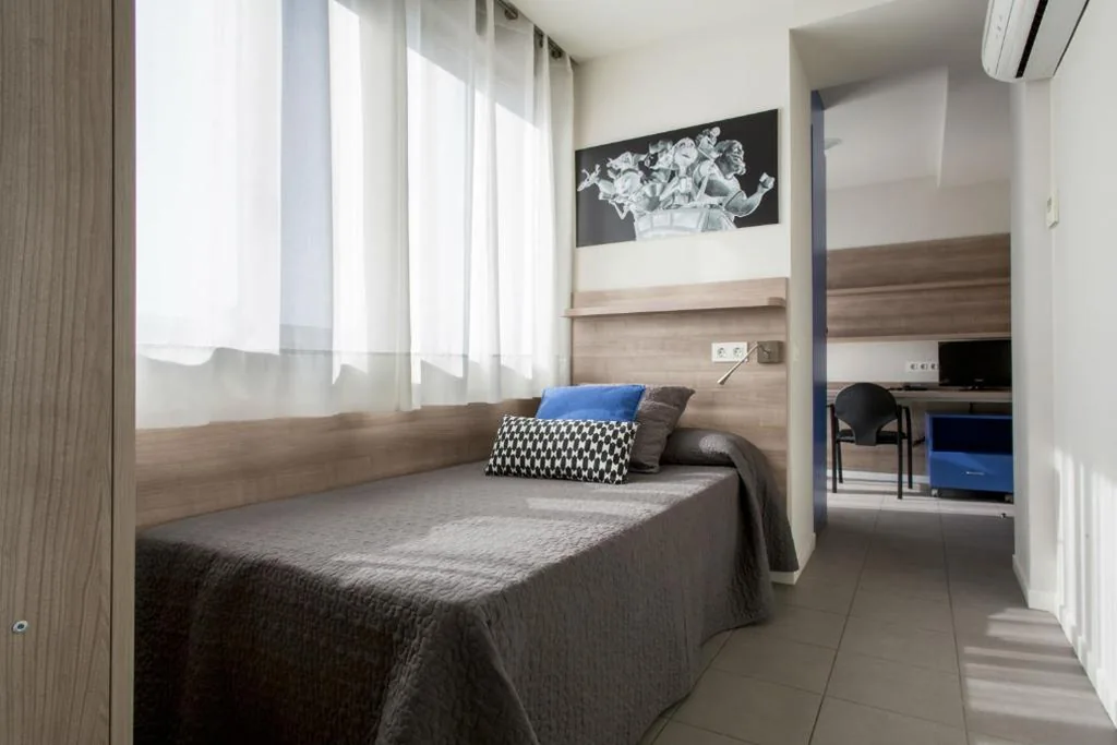 プレミアムシングルスタジオ — Residencia Universitaria Resa La Concepción