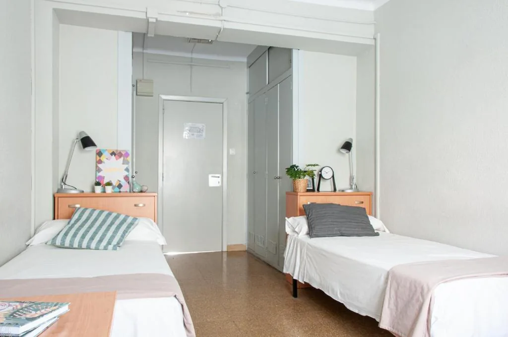 Economy Doppelzimmer mit 2 Betten — Residencia Universitaria Resa Sant Jordi