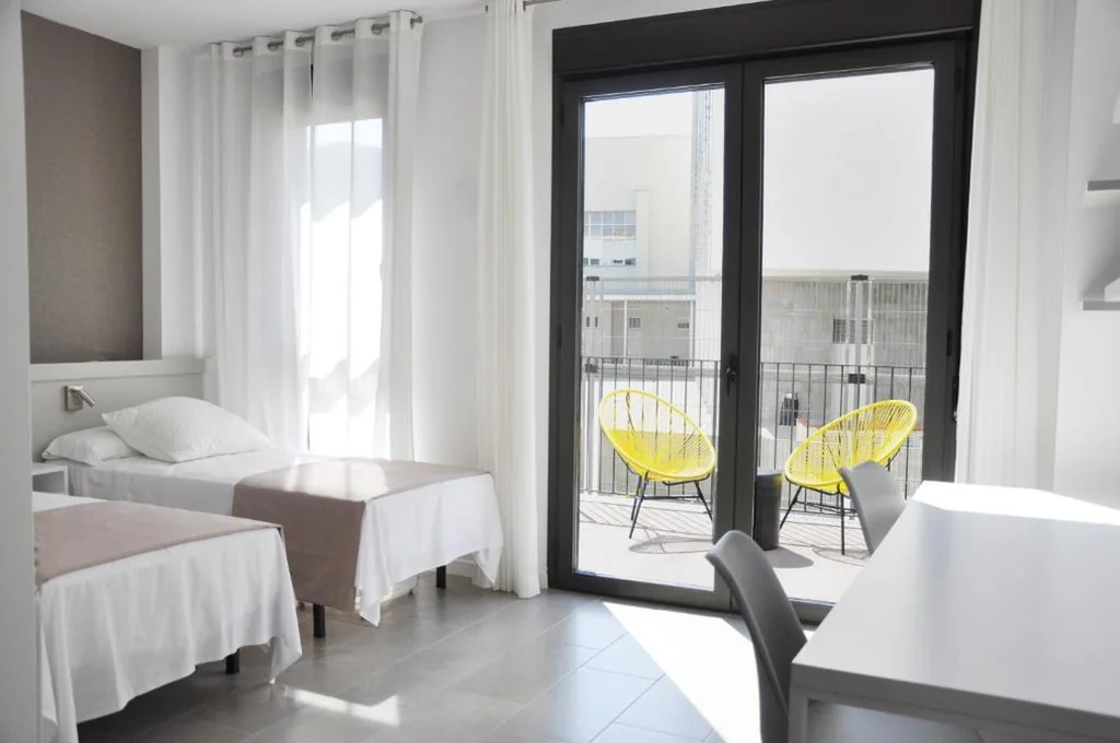 テラス付きダブルスタジオ - ベッド1台または2台 — Residencia Universitaria Resa Tarragona Mediterrani