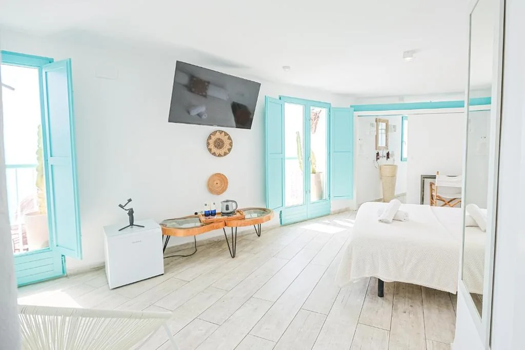 Habitación Doble Deluxe con balcón y vistas al mar — Respirar