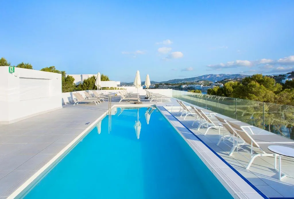 Camera Premium con vista sulla piscina — Reverence Life Hotel - Adults Only