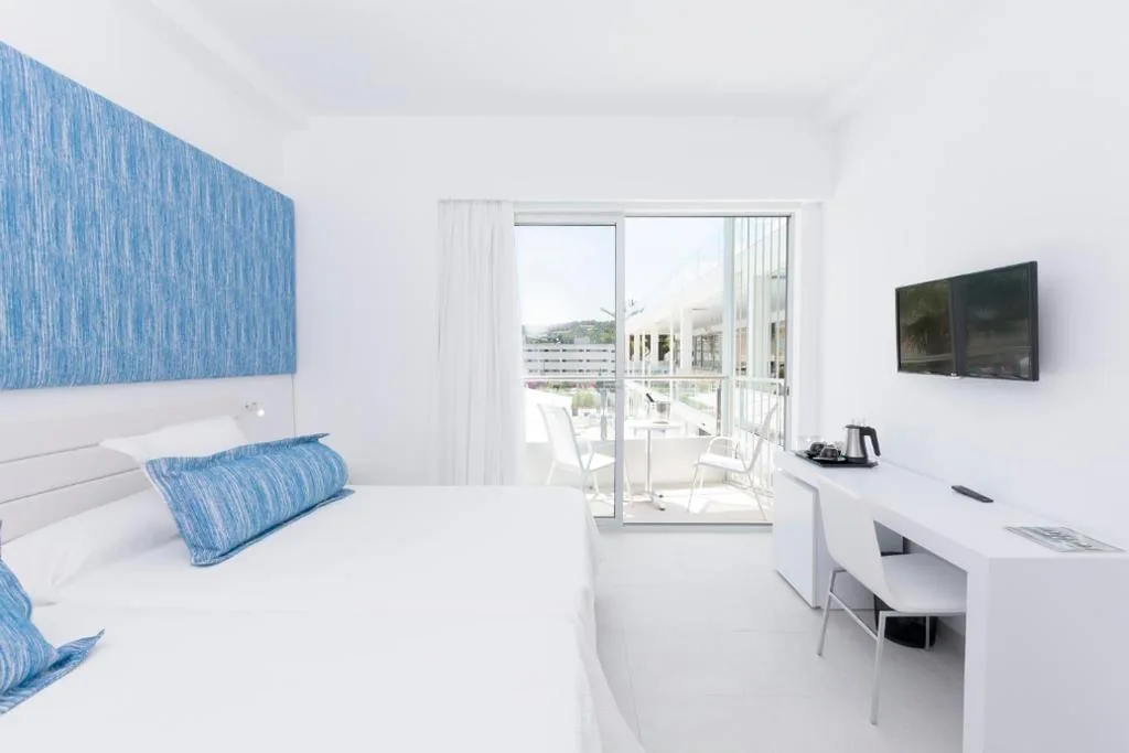 Quarto Duplo com vista parcial para o mar — Reverence Mare Hotel - Adults Only