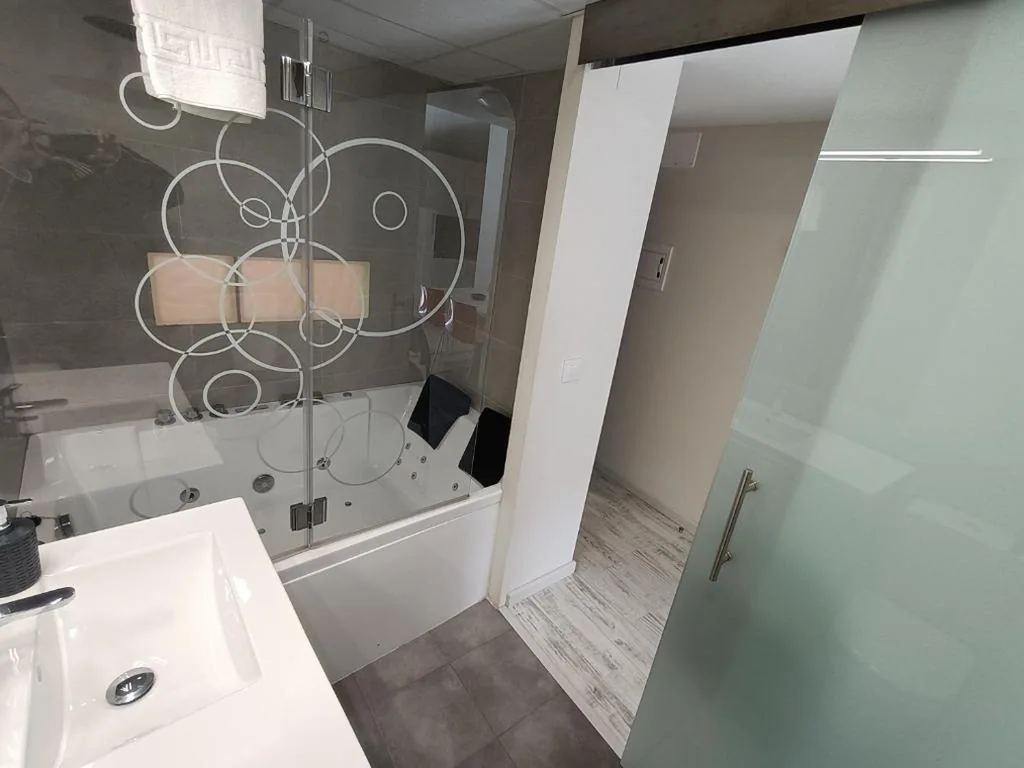 Deluxe Suite mit Whirlpool — Rey Mundo