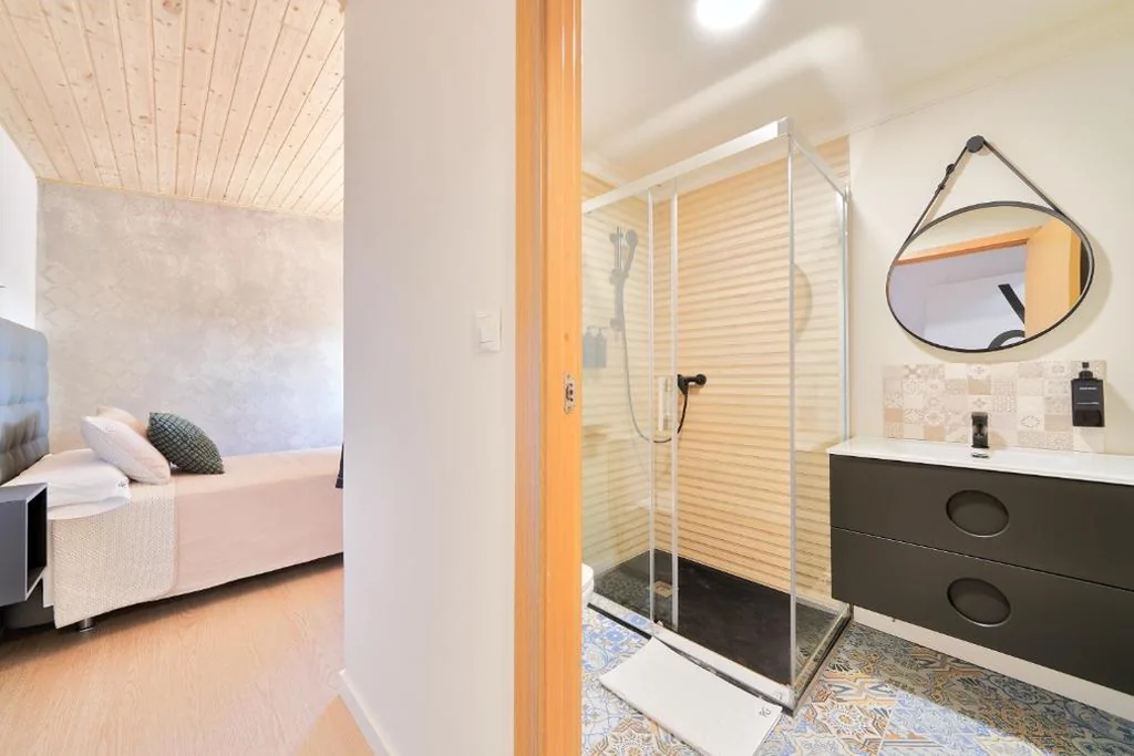 Camera singola con bagno privato — RG Duque de Aveiro