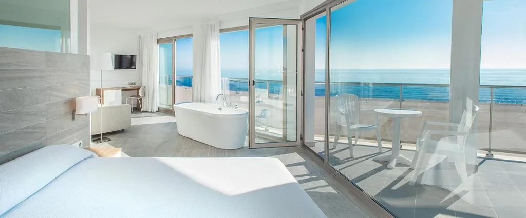 Doppelzimmer mit Terrasse und Panoramablick – 1 oder 2 Betten — RH Bayren Hotel & Spa 4* Sup