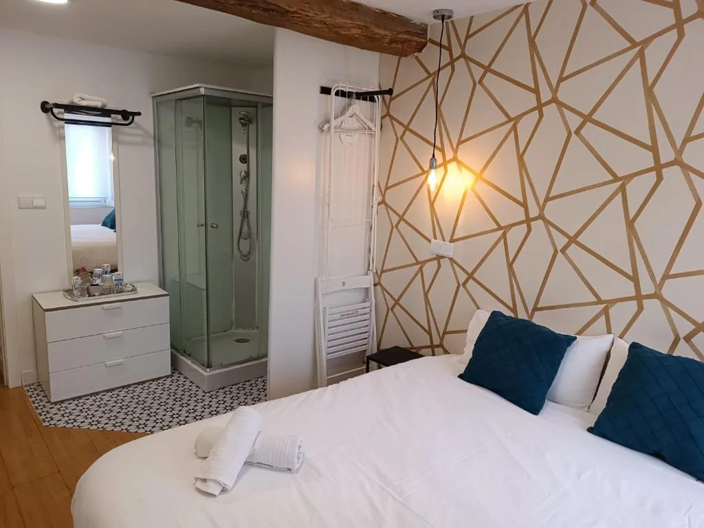 Rin Rooms