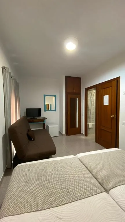 Habitación Doble con cama supletoria — Rincón Extremeño