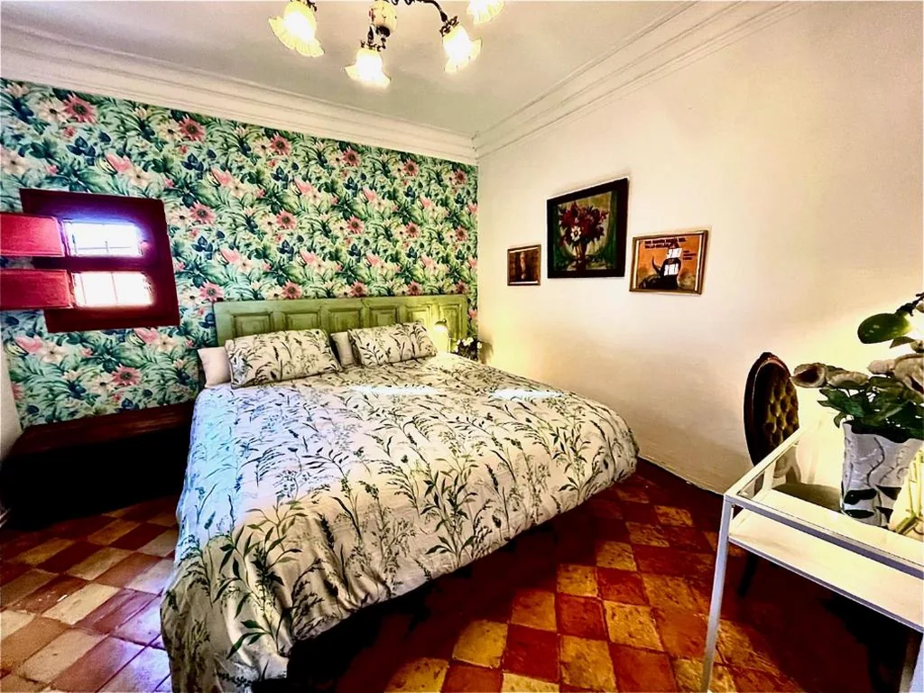 Deluxe Room with King Bed — Riojania Heredad