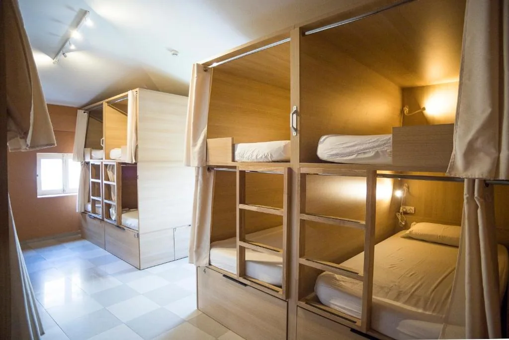 Family Room with Shared Bathroom — River Hostel