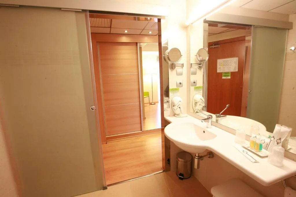 Chambre individuelle avec balcon — Riviera Beachotel - Adults Recommended