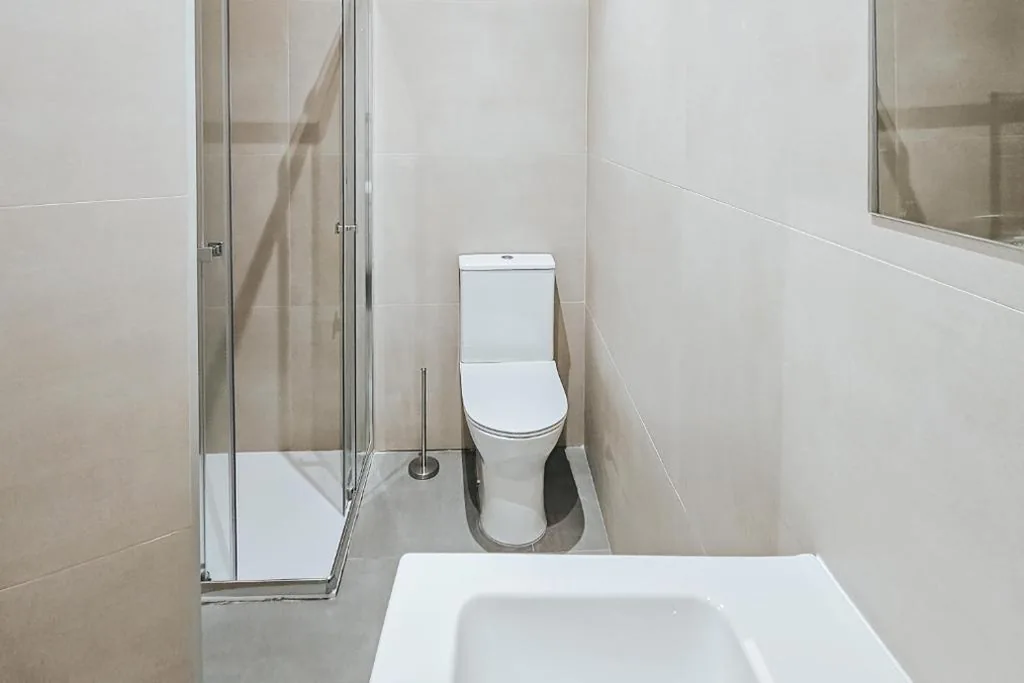 Habitación Doble Pequeña — Ro's Lil Suites San Juan Alicante