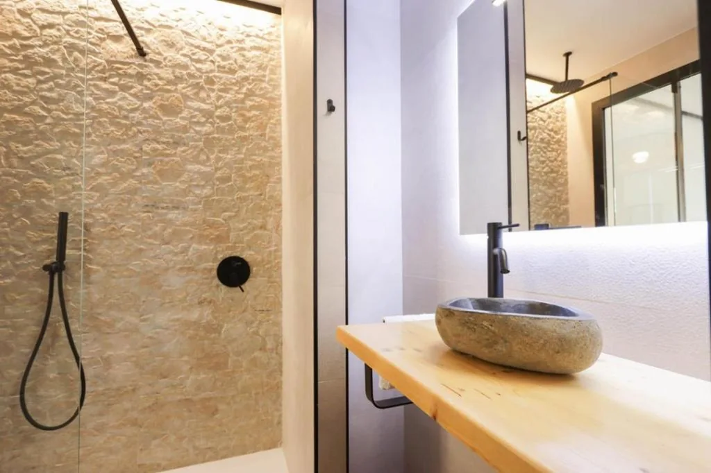Habitación Doble con patio — Roca 26