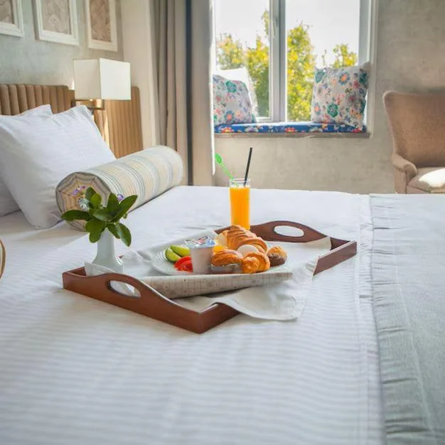 Roca Nevada Suites
