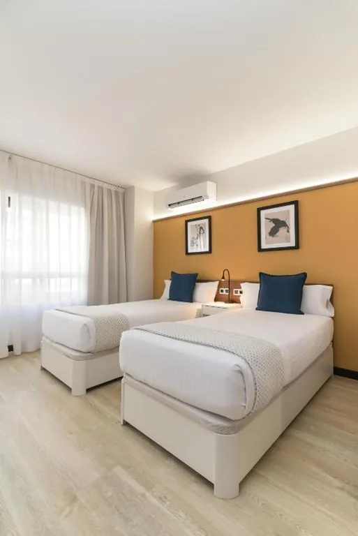 Habitación Doble Superior - 2 camas — Roisa Hostal Boutique