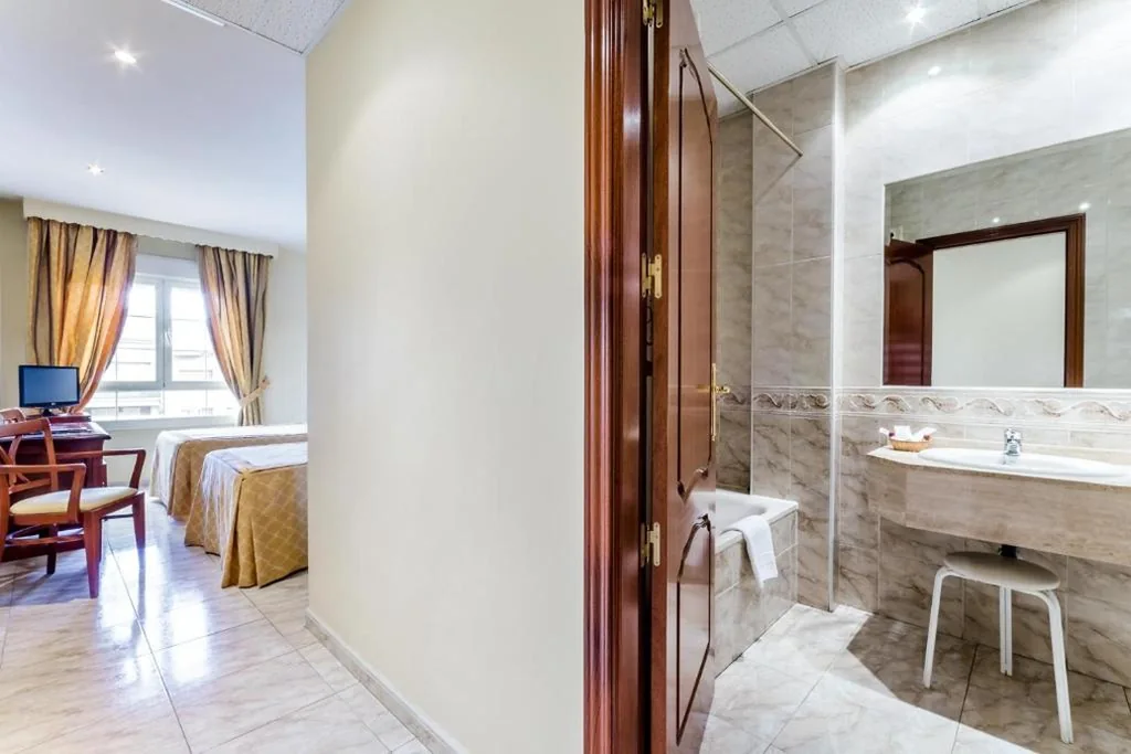 Double Room - 1 or 2 Beds — Roma Aurea