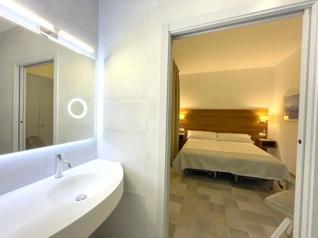 Habitación Doble - 1 o 2 camas — ROMANDRE