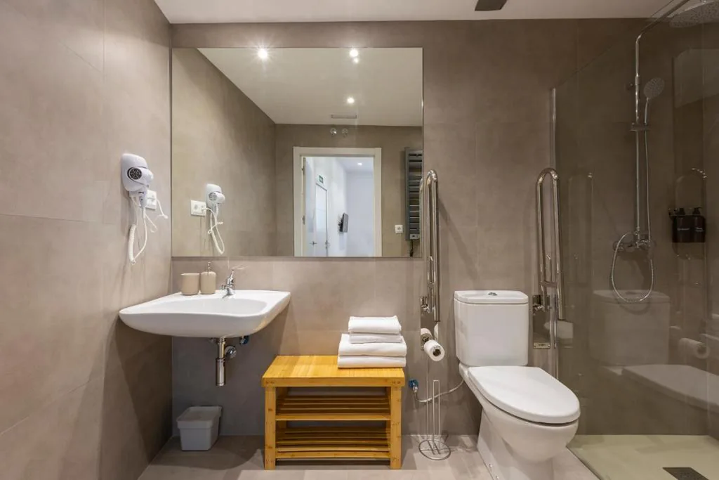 Habitación Deluxe - 1 cama grande — Ronda9 central suites