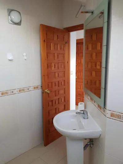 Room at Robert's, in a Shared House — foto 7