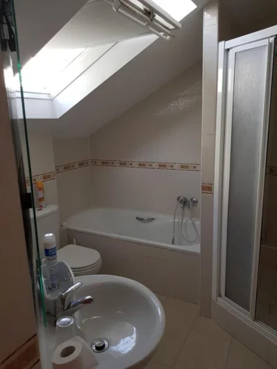 Room at Robert's, in a Shared House — foto 9