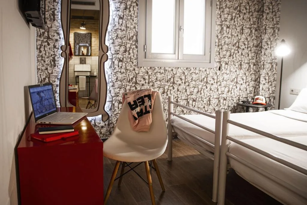 Camera doppia - 1 o 2 letti — Room Chueca