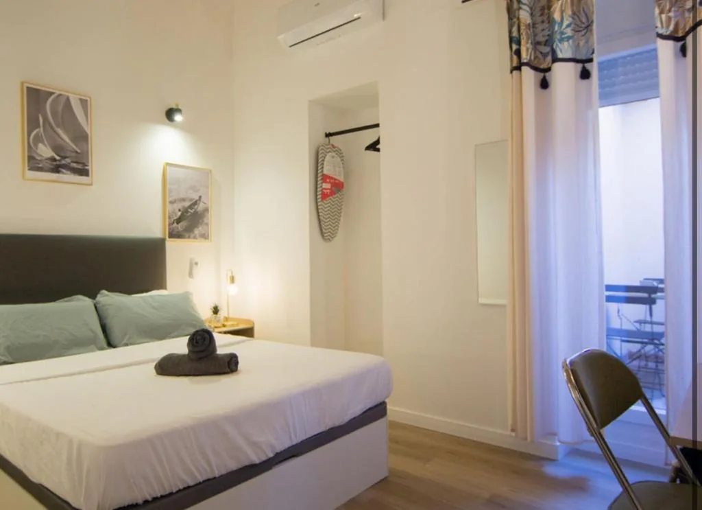 Room in Alicante Plus 7