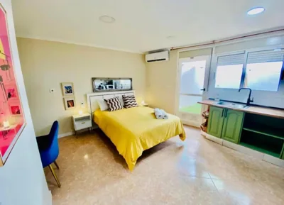 Room in Alicante with private bathroom and terrace — Foto 9