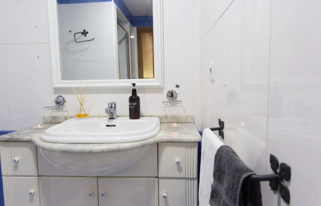 Tweepersoonskamer — Room in Alicante with shared terrace 8 Agost