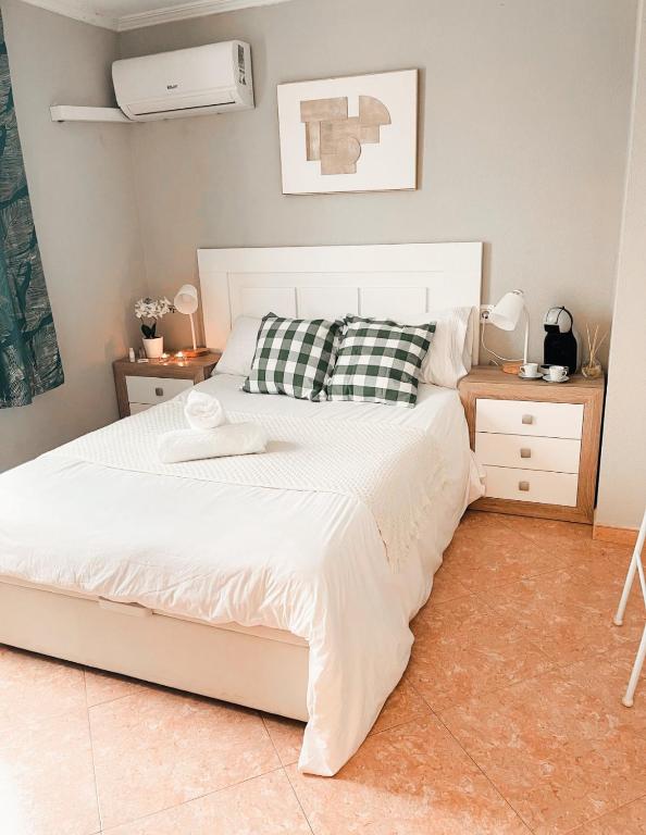 Room in Alicante with shared terrace 8 Agost