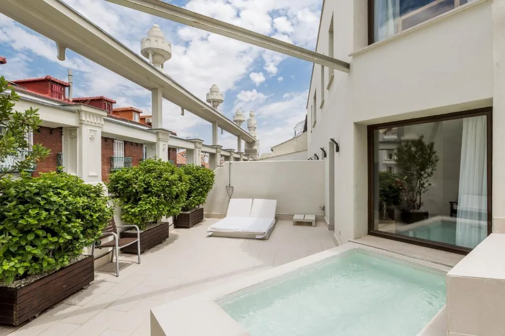 Suite Dúplex mit Terrasse — Room Mate Alicia, Madrid
