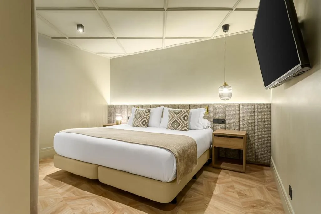 Junior Suite — Room Mate Leo, Granada