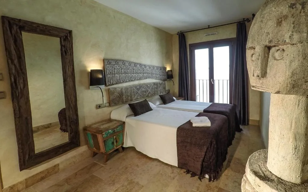 Double Room with Bathroom - 2 Beds — Room Tarifa