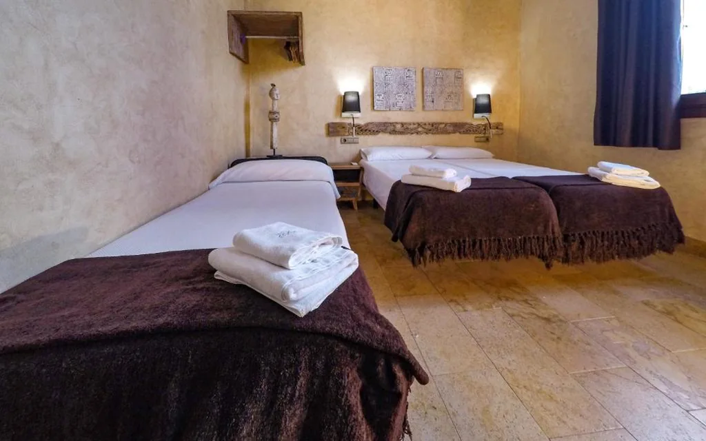 Triple Room (3 adults) — Room Tarifa
