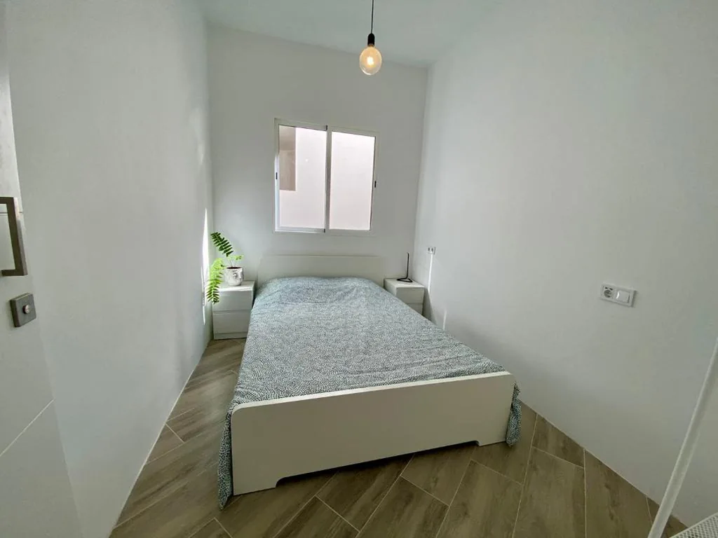 Doppelzimmer mit externem eigenem Bad — Room with Private Bathroom - Vivienda Vacacional Out of Blue