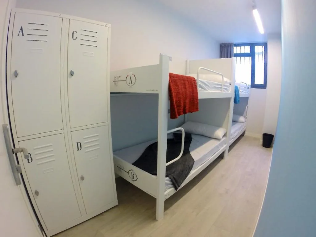 Bett im Frauenschlafsaal mit 4 Betten — Room018BCN