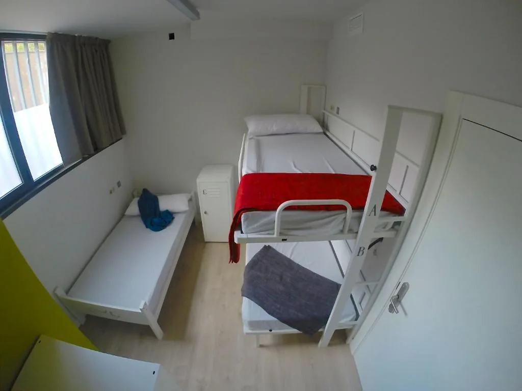 Doppelzimmer mit Gemeinschaftsbad – 2 Betten — Room018BCN
