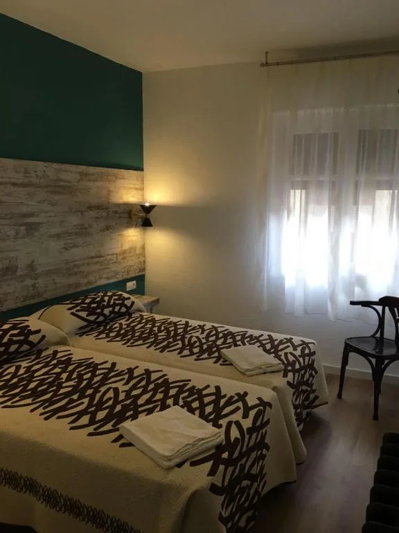 Habitación Familiar con baño — RoomConcept Hostel