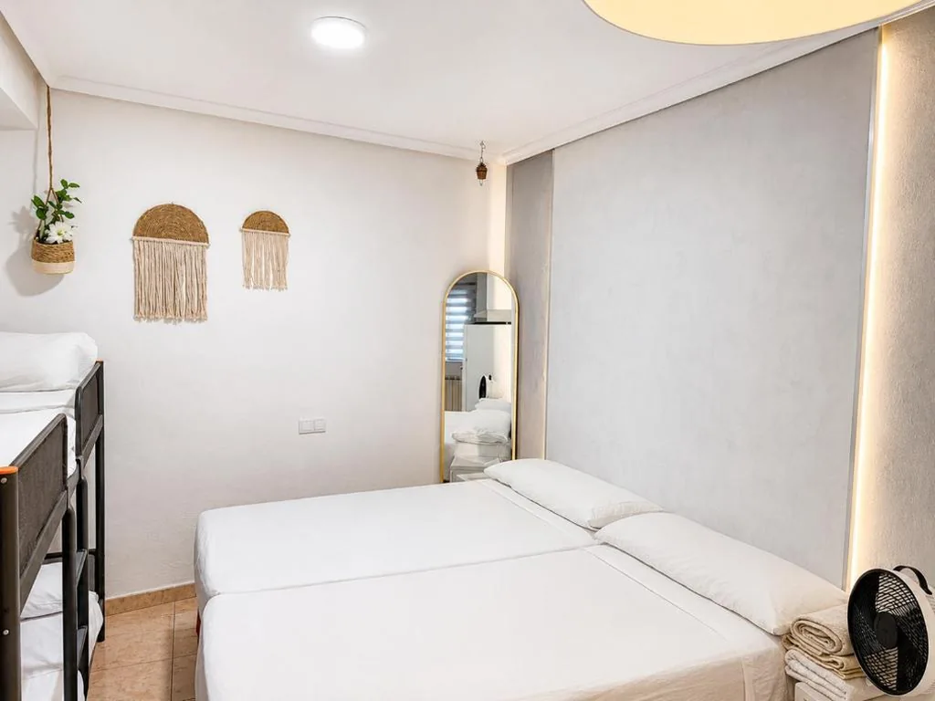 Roomin Hostel